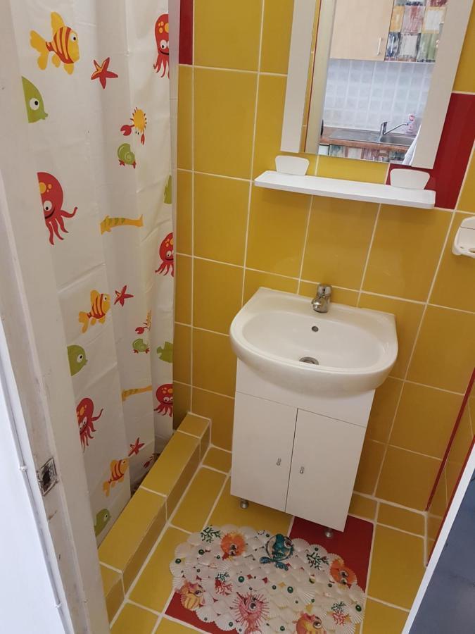 Geo Studios Saturn Kültér fotó